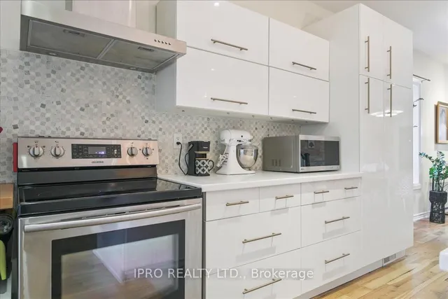 Additional image 19 of 2043 Davenport Rd