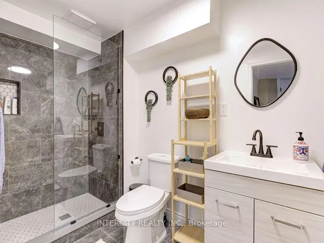 Additional image 42 of 841 Coulson Ave