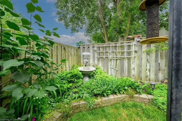 房产图片 38 - 10 Cadham Blvd 单元17