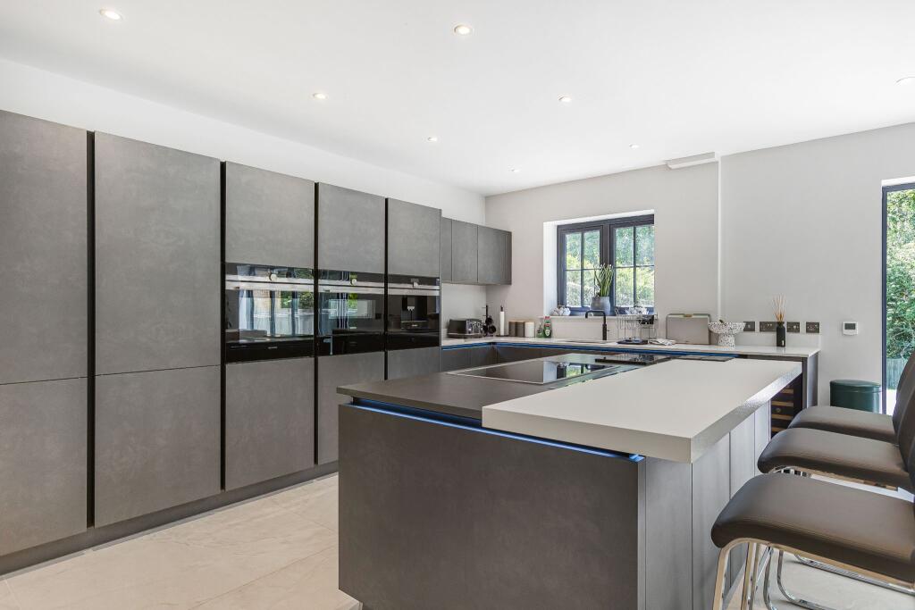 Additional image 5 of Pine Grove, Brookmans Park, AL9