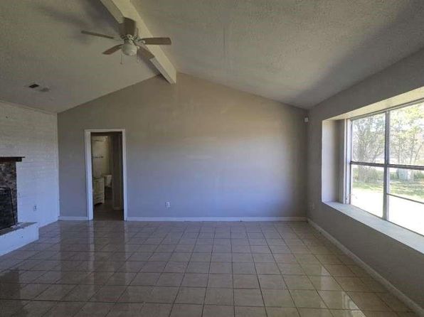 8607 Sherrywood Dr, Houston, TX 77044