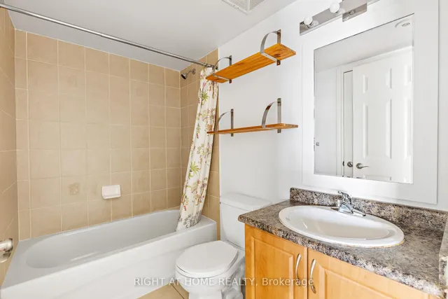 Additional image 32 of 205 Wellesley St Unit 205