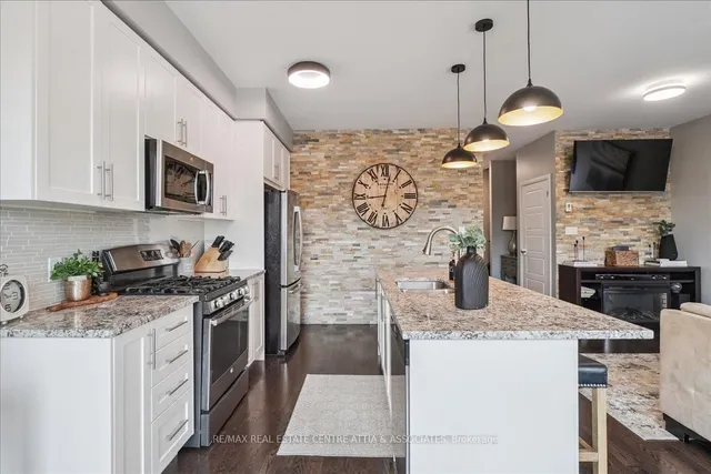 房产图片 12 - 755 Banks Cres