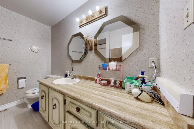 Additional image 34 of 32 L'amoreaux Dr