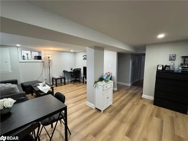 Additional image 15 of 889 Fennell Ave