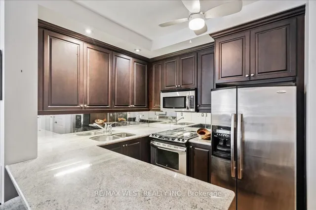 Additional image 3 of 628 Fleet St Unit 324