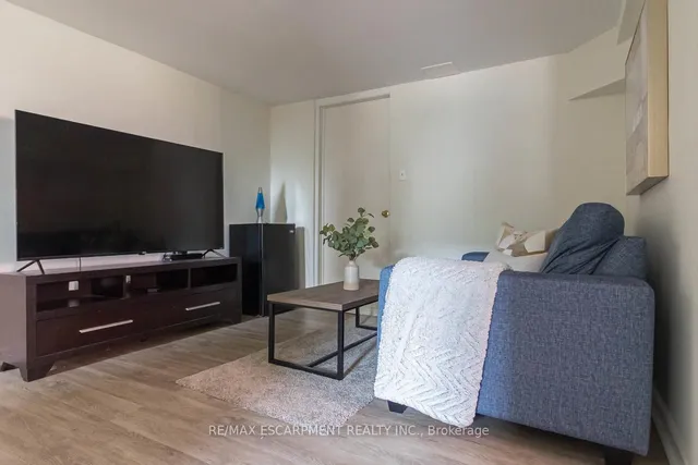 Additional image 34 of 99 Cathcart St