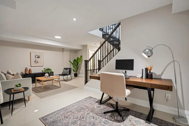 Additional image 38 of 86 Roosevelt Rd