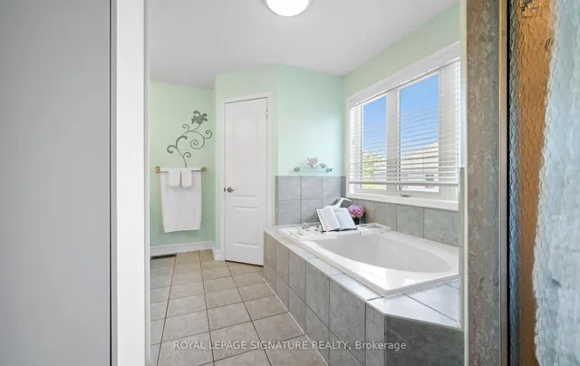 Additional image 23 of 1004 McCutcheon Cres