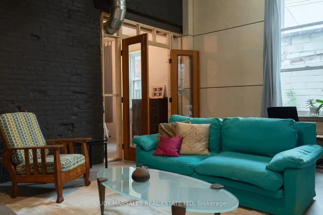 Additional image 38 of 29 Case St