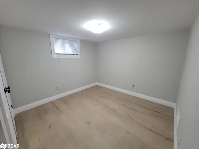 Additional image 16 of 889 Fennell Ave