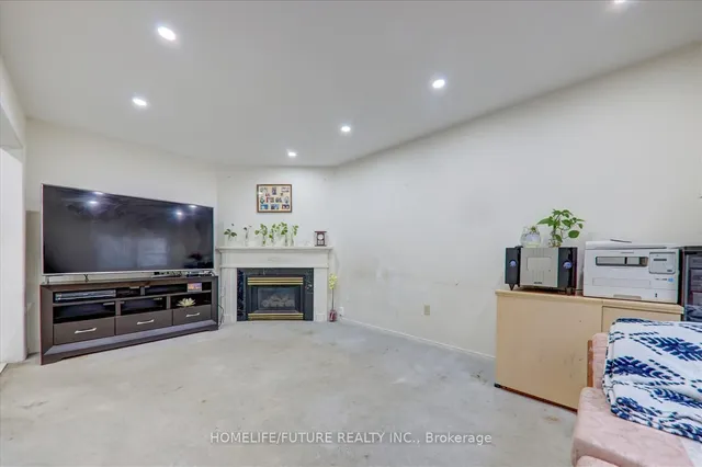 Additional image 18 of 10 Hania Terr