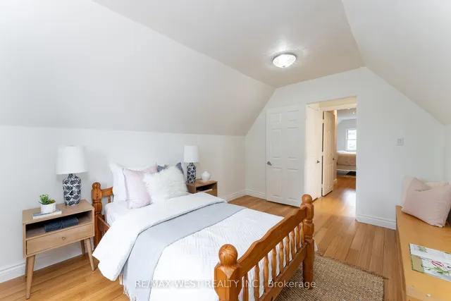 Additional image 29 of 52 Woodycrest Ave