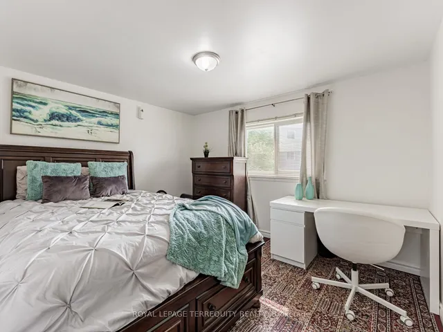 Additional image 18 of 79 John Tabor Tr