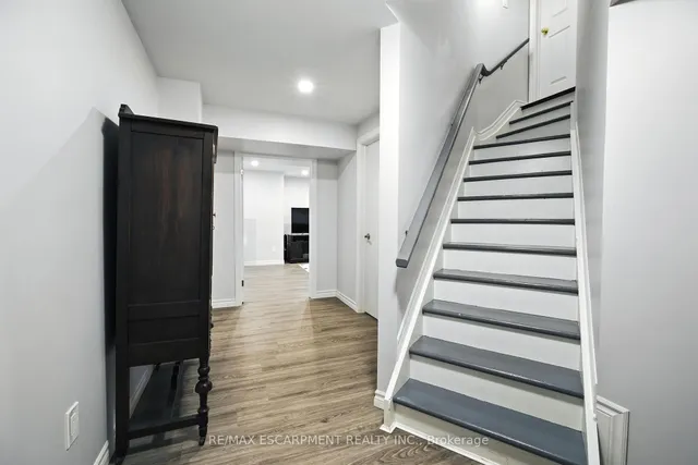 Additional image 22 of 17 Hillgarden Dr