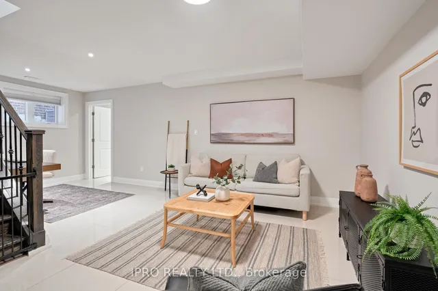 Additional image 35 of 86 Roosevelt Rd