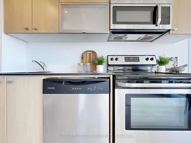 Additional image 16 of 150 East Liberty St Unit 514