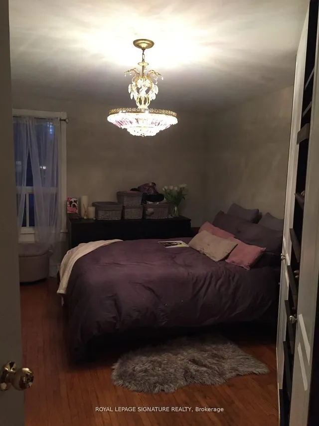 Additional image 23 of 102 Montrose Ave