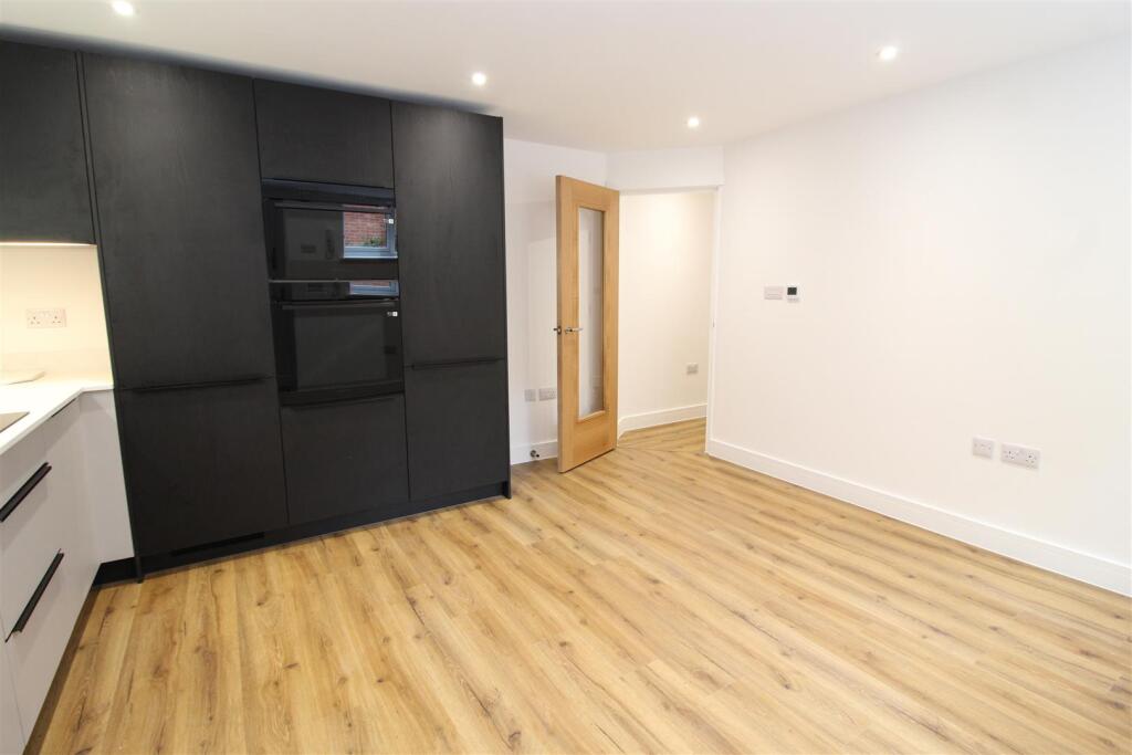 Additional image 3 of London Road, St. Albans