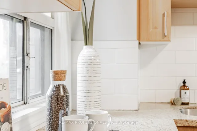 Additional image 27 of 2398 St Clair Ave