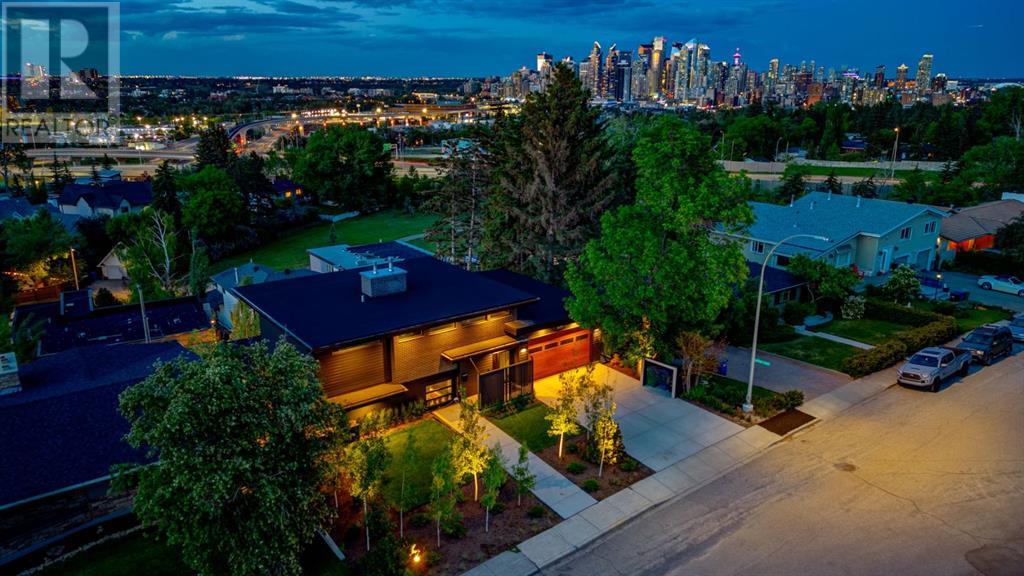 2316 Sunset Avenue SW|Calgary, Alberta T3C2M8
