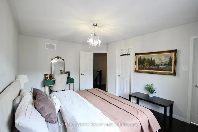 Additional image 28 of 57 Utopia Way