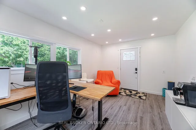 Additional image 32 of 18 Adanac Dr