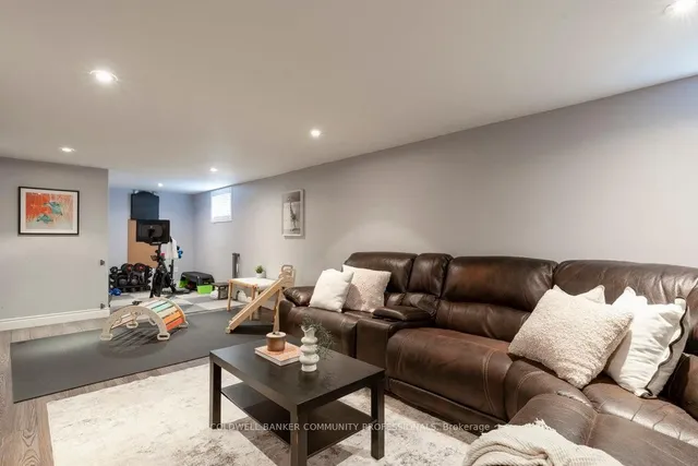 Additional image 39 of 40 Duncombe Dr