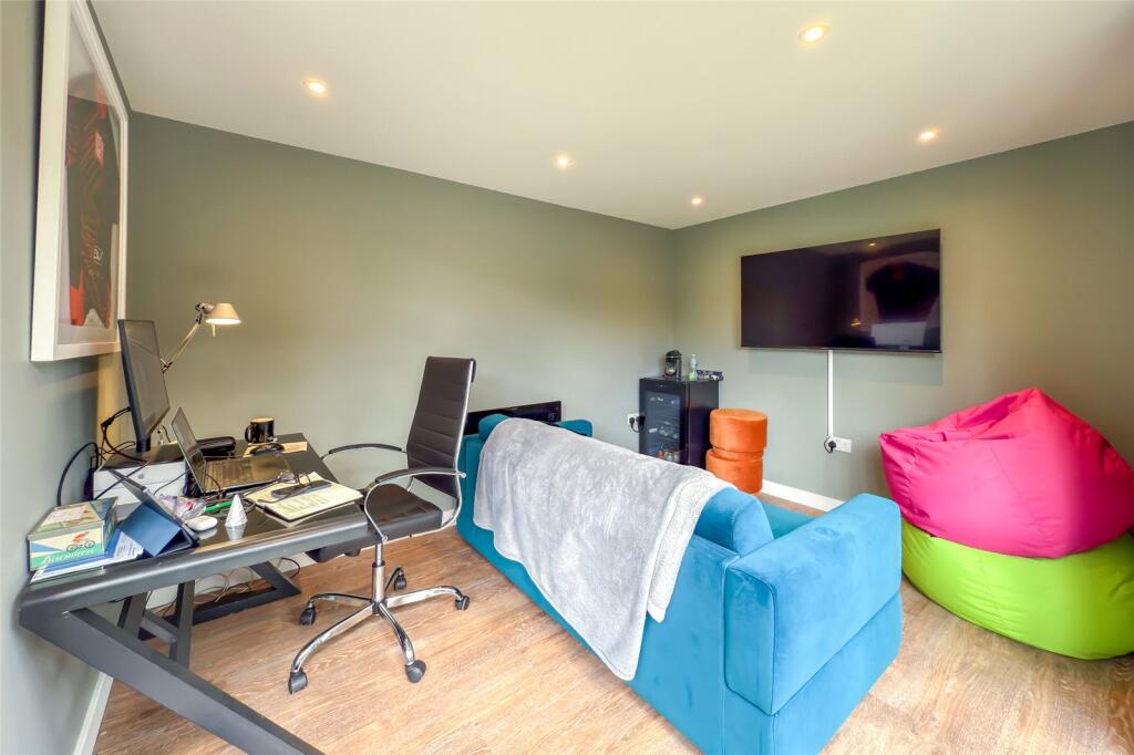 Additional image 25 of Packhorse Close, St. Albans, Hertfordshire, AL4