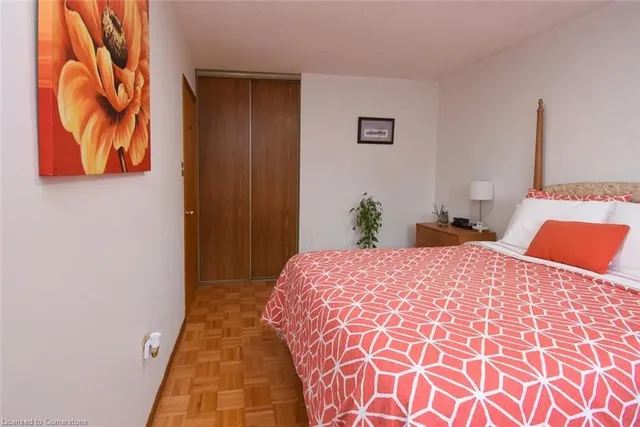 Additional image 28 of 2 Lobo Crt