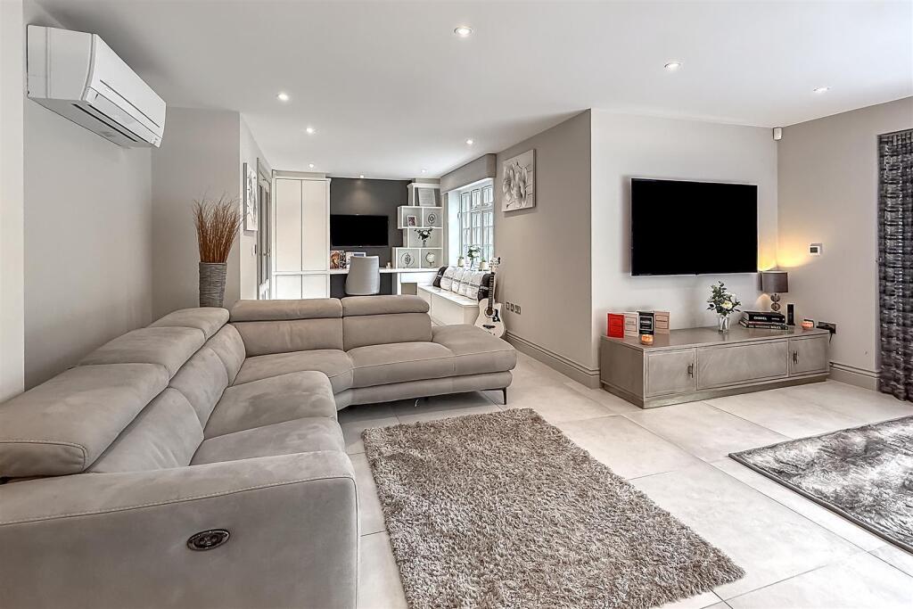 Additional image 13 of Bishops Road, Tewin, Welwyn