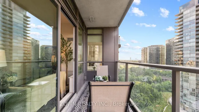 Additional image 28 of 36 Park Lawn Rd Unit 1408