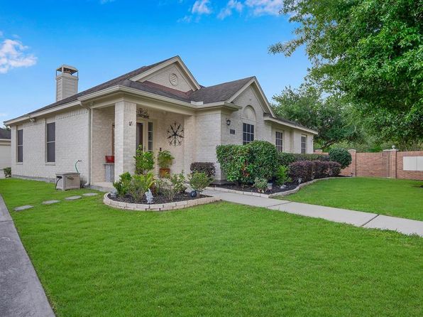 9827 Kimberly Loch Ln, Houston, TX 77089