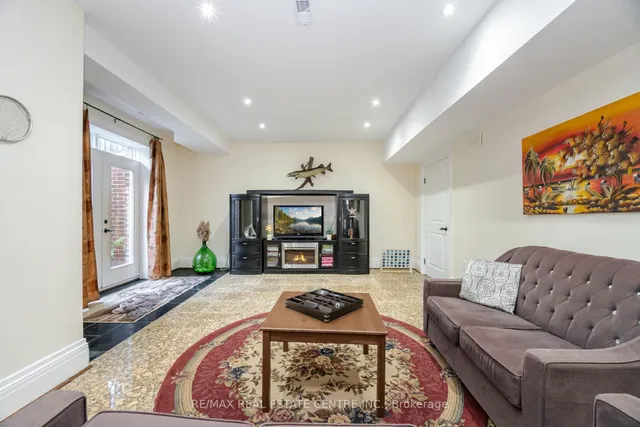 Additional image 33 of 275 Martin St