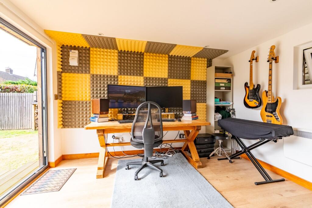 Additional image 15 of Spooners Drive, Park Street, St. Albans, Hertfordshire, AL2