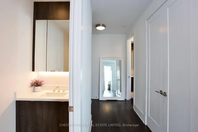 Additional image 22 of 55 Merchants' Wharf Unit 923