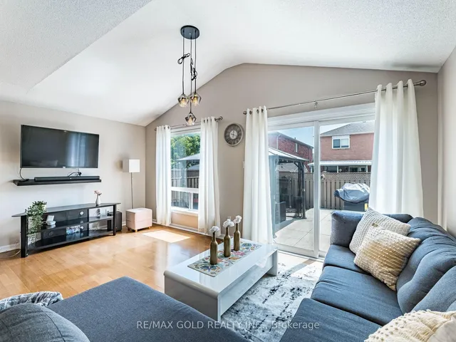 Additional image 22 of 35 Garibaldi Dr