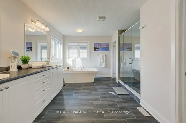 Additional image 32 of 43 Greyhawk St