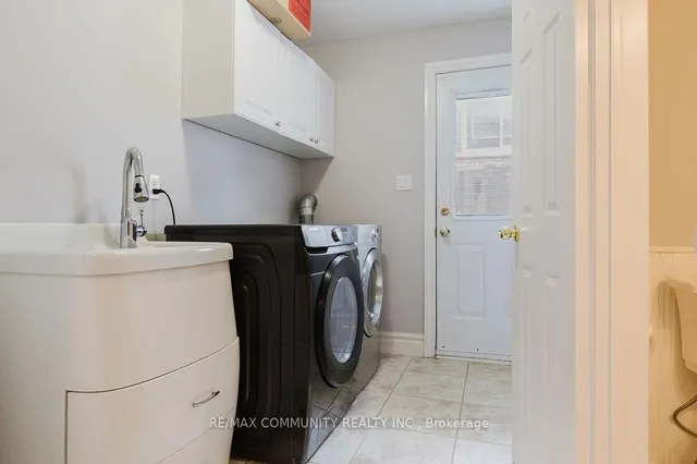 Additional image 33 of 42 Satchell Blvd