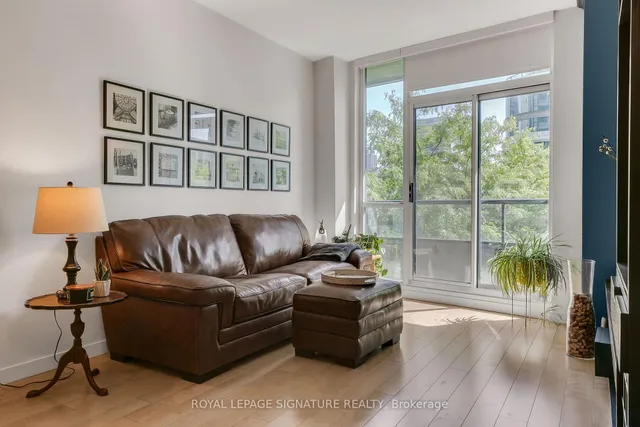 Additional image 5 of 16 Yonge St Unit 306