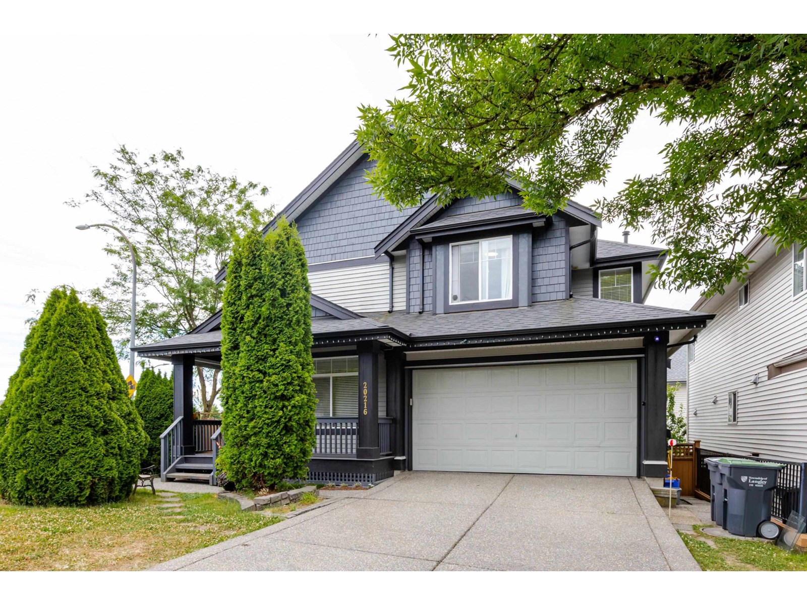 20216 70A AVENUE|Langley, British Columbia V2Y2Y6