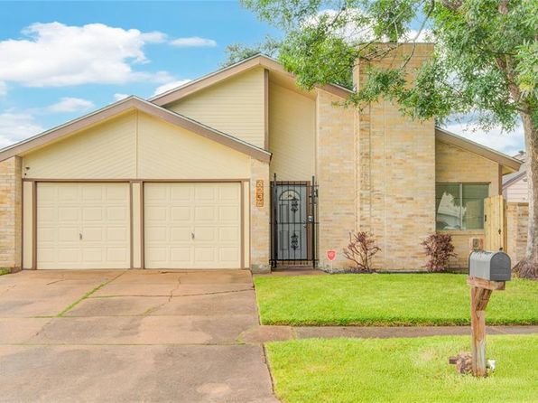 8234 Misty Ridge Ln, Houston, TX 77071