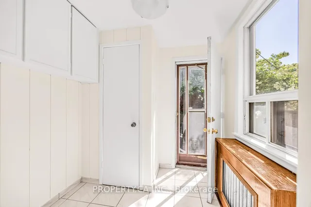 Additional image 9 of 889 Palmerston Ave