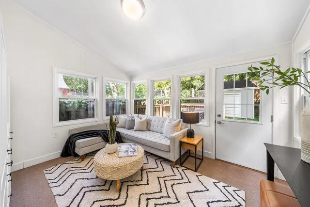 Additional image 10 of 284 Broadway Ave