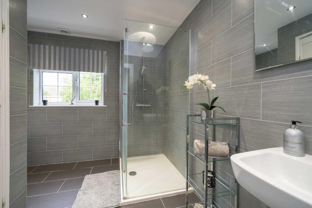 Additional image 10 of Aldwickbury Crescent, Harpenden, Hertfordshire, AL5