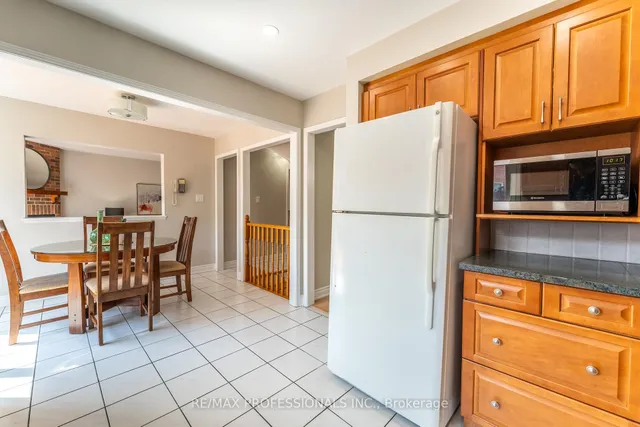 Additional image 20 of 17 Lavery Tr