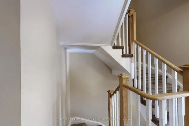 Additional image 16 of 315 Village Green Sq Unit 50