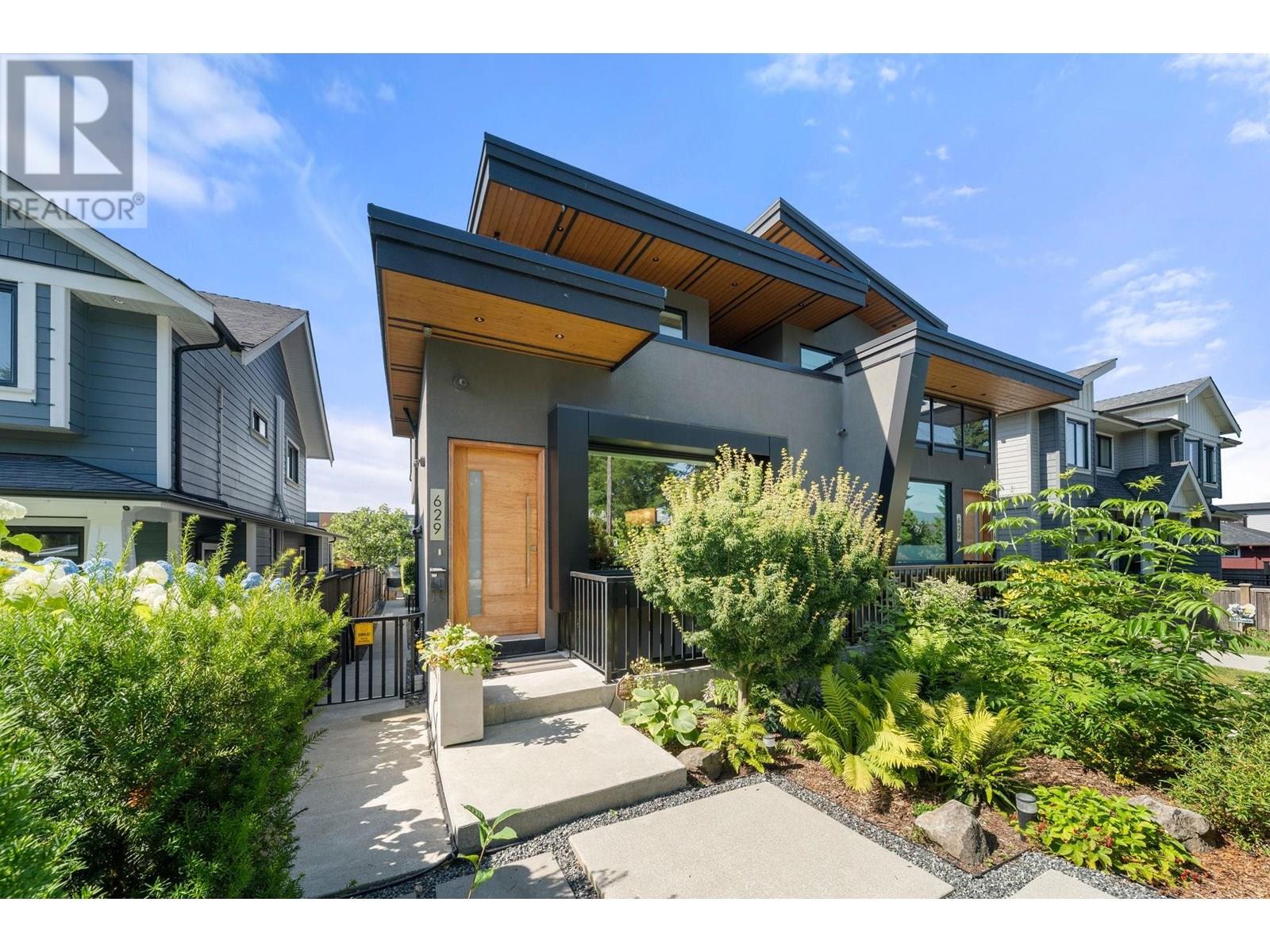 629 E 4TH STREET|North Vancouver, British Columbia V7L1J9