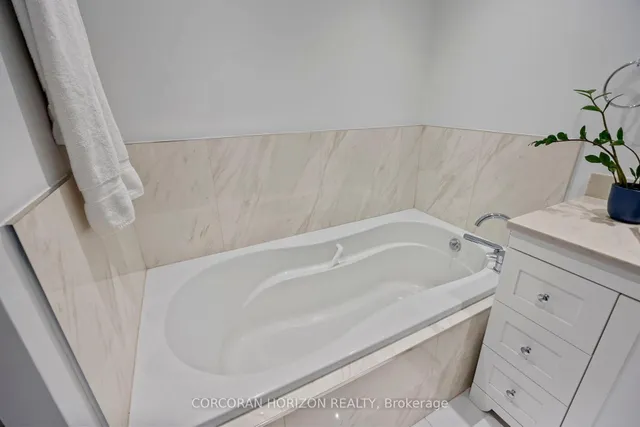 Additional image 29 of 3 McAlpine St Unit 312