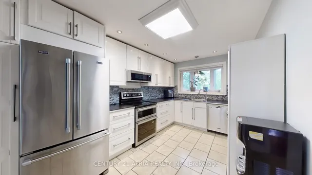 Additional image 10 of 120 Corby Cres